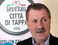 Spiaggia rosa con il Giro d’Italia