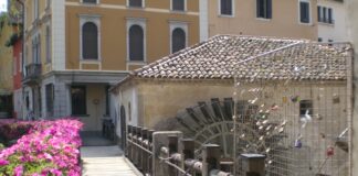 Torna la mania dei lucchetti d’amore