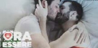 Lush in Strada Nuova “osa” in vetrina un bacio gay. Proteste dei genitori