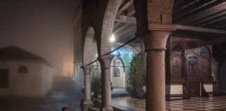 Senzatetto ruba 12 candele per scaldarsi. Arrestato