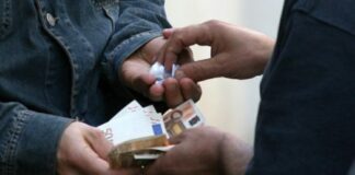 Detenzione di marijuana ai fini di spaccio: arrestata