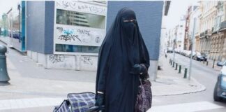Paura attentati: vietare l’uso pubblico di burqa, veli e caschi