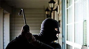 Allarme Asvo: “Malintenzionati si fingono operatori per entrare in casa”