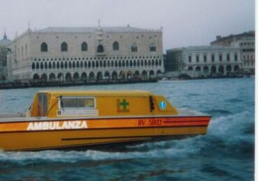 idroambulanza - foto di repertorio idroambulanza - foto di repertorio