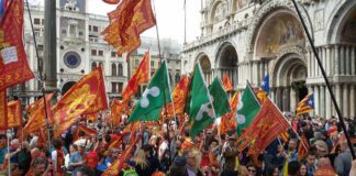 Protesta dei veneti alla festa del tricolore