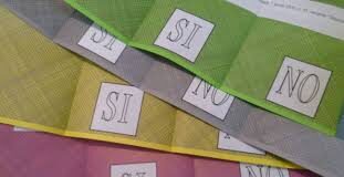 Referendum, L’ITALIA S’E’ (RI)DESTA Schede per il referendum (foto di repertorio)