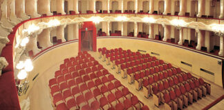 TEATRO COMUNALE DEL MONACO. SE NON SI TROVANO I SOLDI SI RISCHIA LA CHIUSURA ENTRO UN ANNO