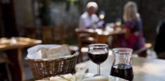Nasce il primo Agri – Bar a Treviso. Un luogo di incontro tra domanda e offerta di prodotti tipici locali a km0. E così Piazza Giustinian recanati verrà riqualificata.