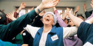 Tour della salute in 13 città italiane. Ridere seriamente è salutare.