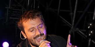 Cesare Cremonini. Lo spettacolo continua a novembre con 16 nuovi concerti.