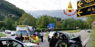 Dimentica il freno a mano, muore la moglie