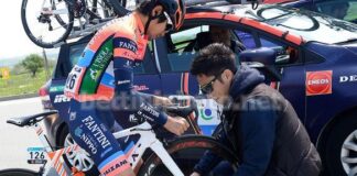 Corridore giapponese vero recordman al Giro. 8 km di tappa e fuori tempo massimo. Torna in Giappone