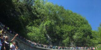 Il Passo San Boldo, un cordone umano per il Giro