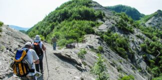 ZAINO IN SPALLA E VIA