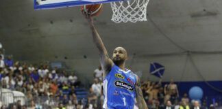 Il professor Logan ancora in biancoceleste