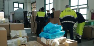 Mascherine, Brugnaro: “Non uscite di casa, saranno distribuite in modo capillare”