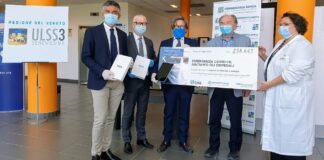 Un grande assegno da CentroMarca Banca all’Ulss 3 Serenissima Assegno CentroMarca Banca all'ULSS 3