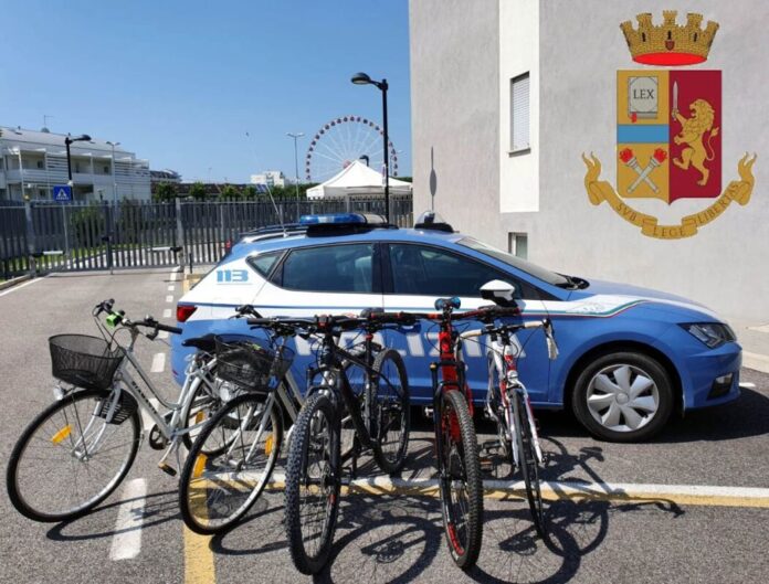 Biciclette recuperate dalla Polizia Biciclette recuperate dalla Polizia