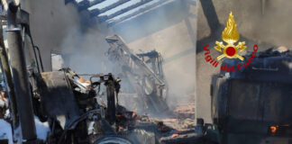 Incendio in un ricovero mezzi agricoli a San Dona’ i mezzi agricoli incendiati