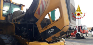 Portogruaro, incendio in un’azienda di lavorazione cereali I mezzi incendiati nell'azienda di Portogruaro