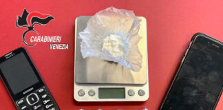 Cavallino-Treporti, arrestato bagnino per spaccio di stupefacenti la droga e gli oggetti sequestrati