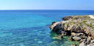 Malore in vacanza, 79 enne trovato morto in mare