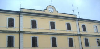 Trovato morto in stazione dei treni un uomo di 33 anni