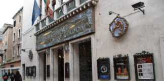 Il Teatro Stabile del Veneto presenta “Il Teatro si mostra”, dal 4 novembre visite guidate tra foyer e il dietro le quinte del Goldoni Teatro Goldoni di Venezia