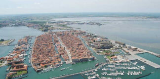Chioggia chiede lo status di Status di Comunità Marina Una veduta dall'alto di Chioggia - foto di repertorio