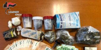 Venezia Marghera. Deteneva e spacciava varie sostanze stupefacenti: veneziano arrestato dai Carabinieri La droga, il denaro ed il materiale sequestrati