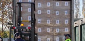 Coronavirus, alla sede della Protezione Civile di Mestre un nuovo carico di kit spesa da distribuire alle famiglie in difficoltà Kit spesa per famiglie in difficoltà