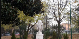 Marghera, decapitata la statua della Madonna di piazzale Giovannacci
