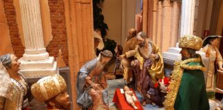 Presepio napoletano a Palazzo Sceriman, sede della direzione regionale del turismo Un dettaglio del presepio napoletano a Palazzo Sceriman