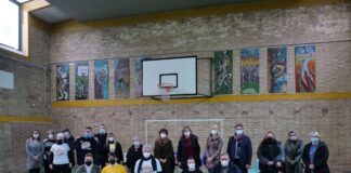 Grazie all’associazione “Buongiorno Marghera” distribuiti sei tablet per le scuole medie del territorio L'associazione Buongiorno Marghera con le magliette realizzate per beneficenza