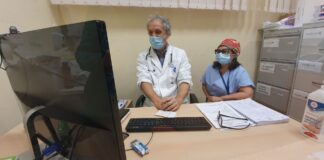 In due mesi 200 pazienti visitati online: nonostante il Covid, a Chioggia tutti gli appuntamenti garantiti Il primario di Cardiologia di Chioggia Roberto Valle con l'infermiera dedicata all'attività di telecardiologia Gina Valentino, nel corso di una televisita cardiologica