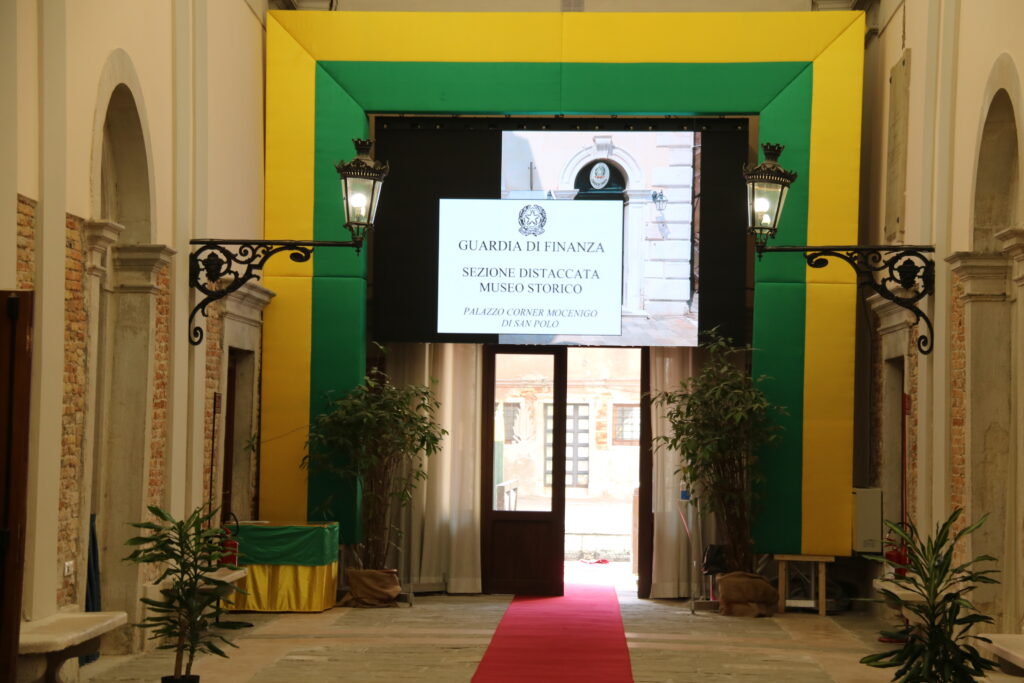 L'interno di Palazzo Corner Mocenigo