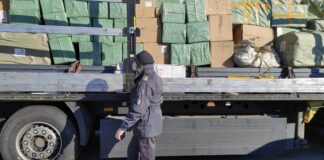 La Guardia di Finanza di Venezia sequestra 140.000 prodotti pericolosi provenienti dalla Cina I prodotti pericolosi provenienti dalla Cina sequestrati dalla Guardia di Finanza