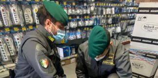 La guardia di Finanza sequestra 94.000 tra articoli per la casa e di ferramenta non sicuri La Guardia di Finanza controlla e sequestra gli articoli non tracciabili