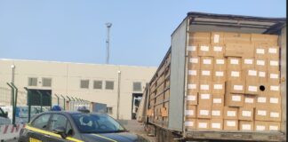 La Guardia di Finanza sequestra oltre 24mila scarpe con falsa indicazione di provenienza La Guardia di Finanza di Venezia nel corso dell'operazione di sequestro delle scarpe