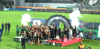 Venezia FC in serie A: alcuni consiglieri comunali-tifosi chiedono che si giochi al Penzo I giocatori e lo staff del Venezia FC festeggiano la promozione in serie A allo stadio Penzo