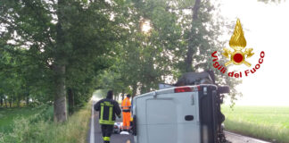 Lugugnana di Portogruaro, furgone si ribalta: due feriti