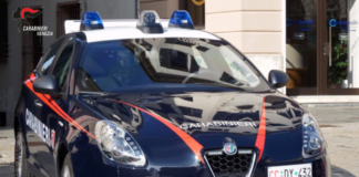 Scavalca la recinzione di un’abitazione e cerca di rubare una bicicletta. Fermato dai vicini e arrestato dai Carabinieri per furto in abitazione