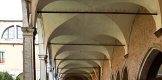 Nuova pavimentazione nel chiostro del Liceo Guggenheim ai Carmini