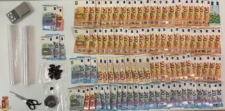 Due arresti in Via Roma per spaccio di stupefacenti La droga ed i contanti sequestrati