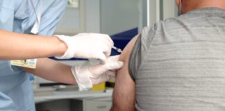 Vaccinazione Anticovid per le persone disagiate: oggi grande afflusso al patronato di via Aleardi a Mestre