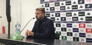 Venezia-Salernitana, Zanetti: “L’espulsione di Ampadu non c’era, ma questo episodio ha deciso la gara” Paolo Zanetti in sala stampa al Penzo