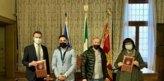 Il ringraziamento degli assessori Tosi e Venturini a Tommaso Scocco e Lorenc Malaj per aver salvato una donna da un’aggressione