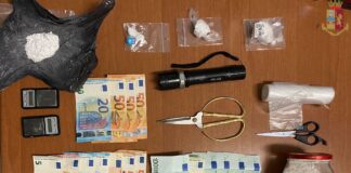 Lotta allo spaccio: due pusher arrestati dalla Polizia di Stato e cocaina sequestrata