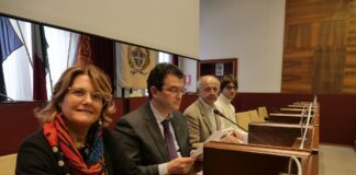 La Giunta comunale di Venezia stanzia 250mila euro per la riasfaltatura di strade e il rifacimento di marciapiedi nella Municipalità di Mestre Carpenedo La conferenza stampa di presentazione dei lavori nel Municipio di Mestre