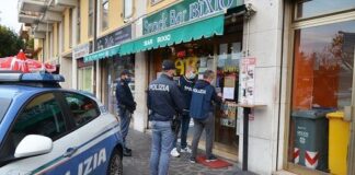 Troppo degrado, niente più alcool per un mese al Bar Bixio vicino al Tenni